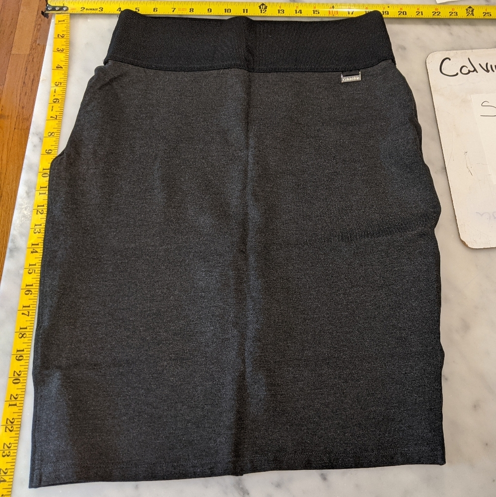 Gray and black Calvin Klein pencil skirt EUC
